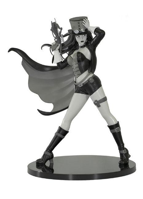 Black & White Van Helsing Statue - Limited to 250 - BWVHSTATUE - Zenescope Entertainment Inc